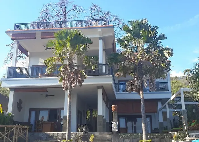 Villa Amed Beach Villa *