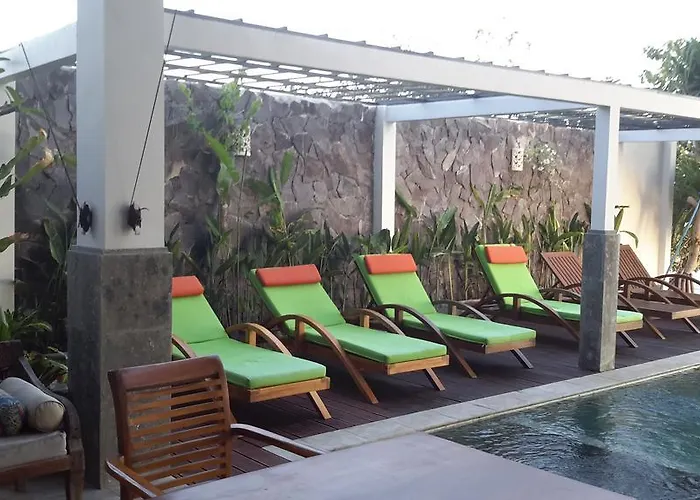 Amed Beach Villa *