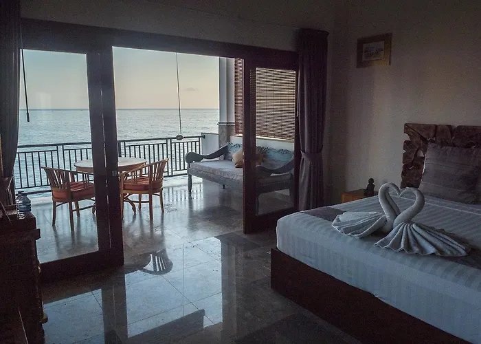 Villa Amed Beach Villa *