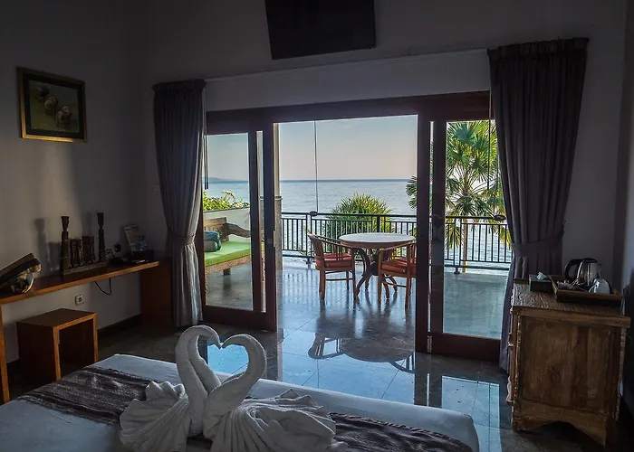 Amed Beach Villa *