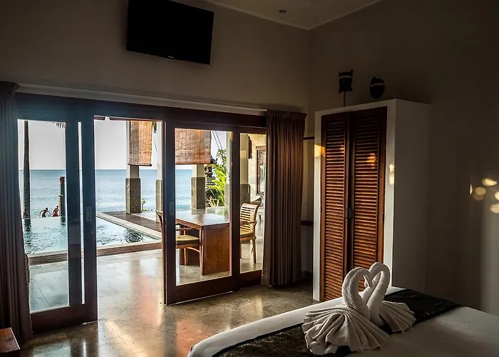 Amed Beach Villa *