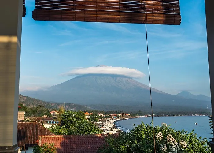 Amed Beach Villa *