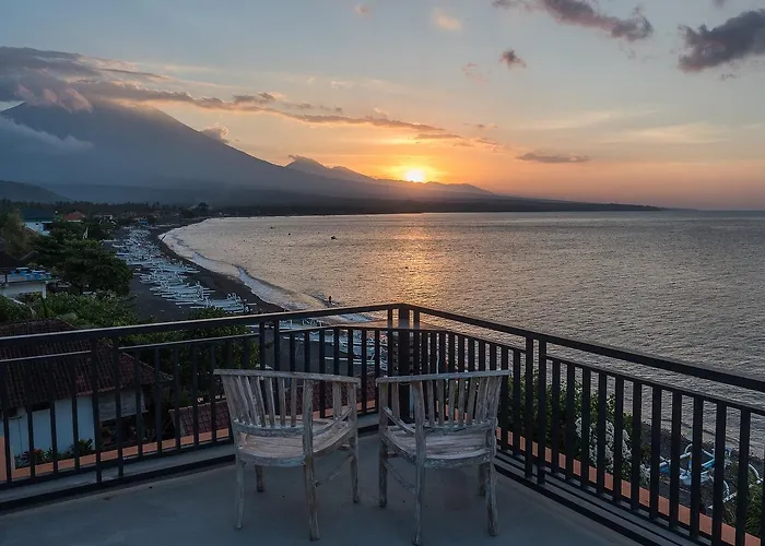 Villa Amed Beach Villa *