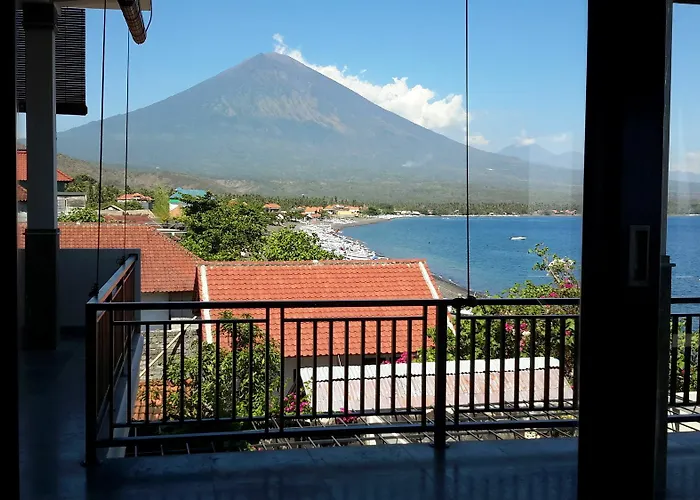 Villa Amed Beach Villa *